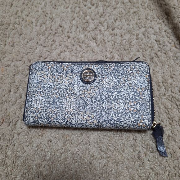 Tory Burch Handbags - Tory Burch Blue and White Floral Wallet